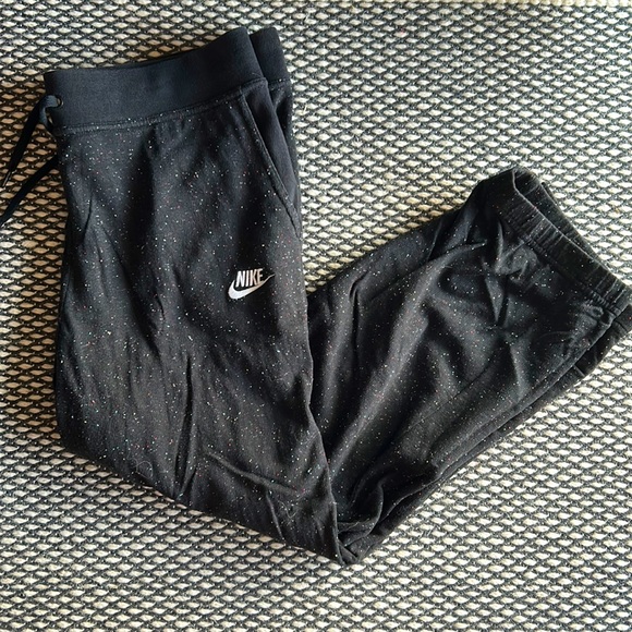 Nike capri sweatpants - Picture 1 of 4